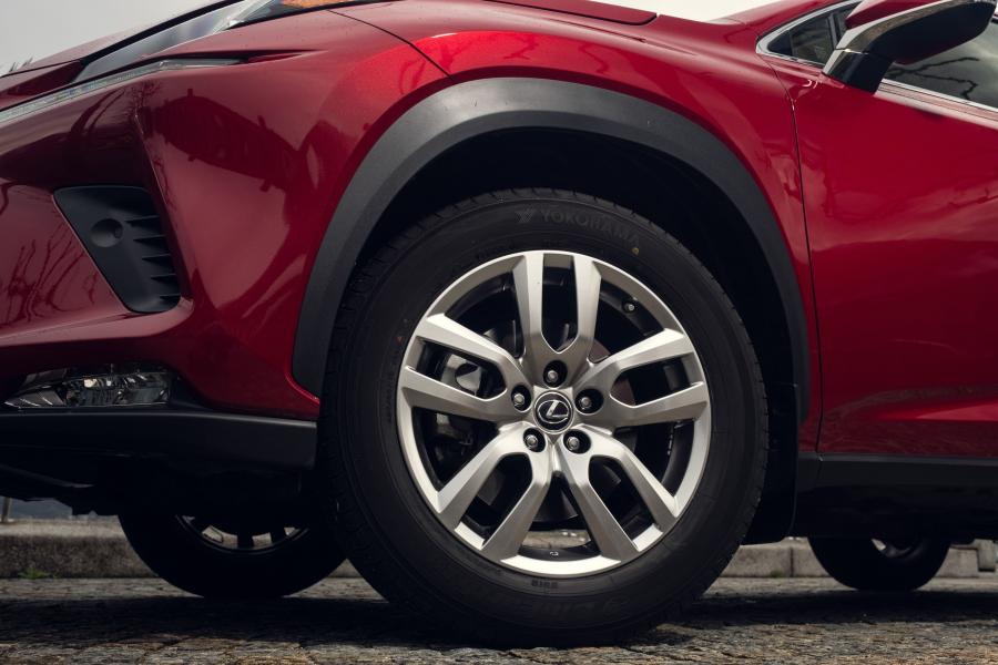 Колеса Lexus NX200 2018 года  (CIS) (фото 37 из 43)